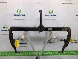 Used Towbar Renault Clio IV Estate/Grandtour (7R) 0.9 Energy TCE 12V Price € 150,00 Margin scheme offered by Snuverink Autodemontage