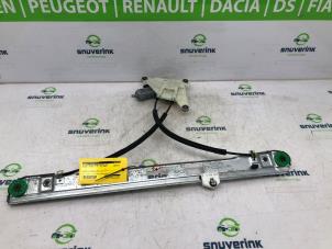 Used Window mechanism 2-door, front right Renault Master IV (MA/MB/MC/MD/MH/MF/MG/MH) 2.3 dCi 150 16V Price € 60,50 Inclusive VAT offered by Snuverink Autodemontage