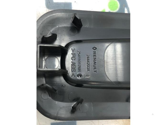 Electric window switch from a Renault Master IV (MA/MB/MC/MD/MH/MF/MG/MH) 2.3 dCi 150 16V 2022