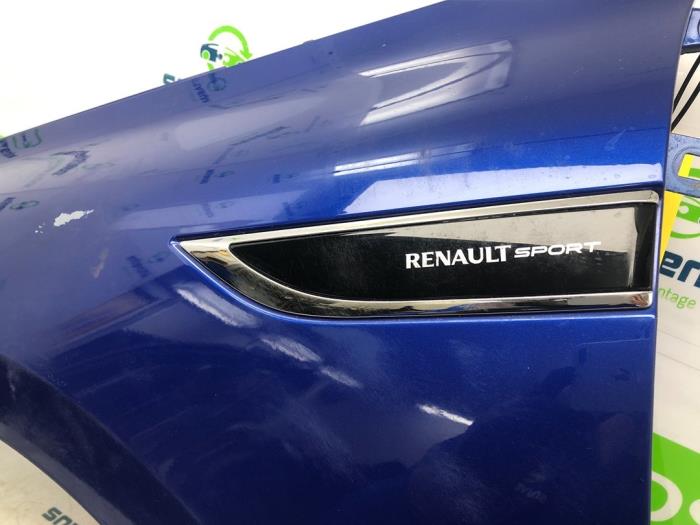 Aile avant gauche d'un Renault Megane IV Estate (RFBK) 1.6 GT Energy TCE 205 EDC 2017