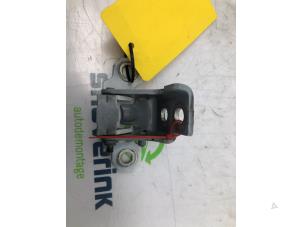 Used Front door hinge, right Renault Clio IV (5R) 0.9 Energy TCE 90 12V Price € 30,00 Margin scheme offered by Snuverink Autodemontage