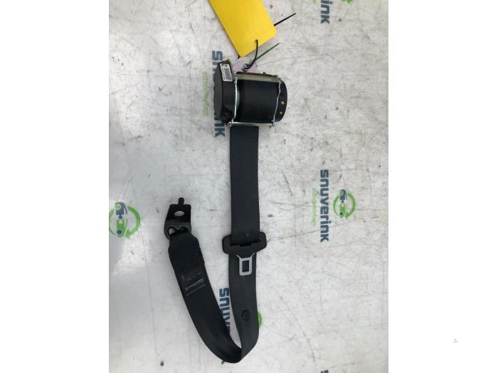 Rear seatbelt, right from a Renault Clio IV (5R) 0.9 Energy TCE 90 12V 2016