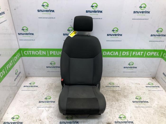 Seat, left from a Nissan NV 200 (M20M) 1.5 dCi 90 2016