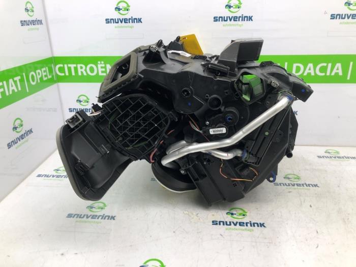 Heater housing from a Renault Megane IV Estate (RFBK) 1.6 GT Energy TCE 205 EDC 2017
