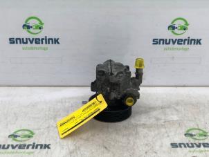 Used Power steering pump Renault Master III (FD/HD) 2.5 dCi 120 FAP Price € 133,10 Inclusive VAT offered by Snuverink Autodemontage