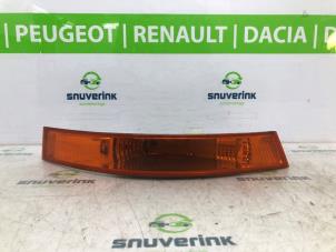 Usagé Feu clignotant droit Renault Master III (FD/HD) 2.5 dCi 120 FAP Prix sur demande proposé par Snuverink Autodemontage