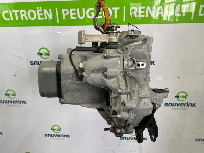 Gearbox from a Opel Corsa F (UB/UH/UP) 1.2 12V 75 2021