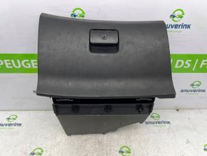 Used Glovebox Peugeot 307 (3A/C/D) 1.6 16V Price € 50,00 Margin scheme offered by Snuverink Autodemontage