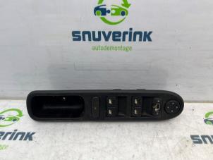 Used Multi-functional window switch Peugeot 307 (3A/C/D) 1.6 16V Price € 60,00 Margin scheme offered by Snuverink Autodemontage
