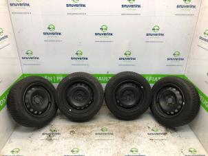 Used Set of wheels + winter tyres Renault Clio II (BB/CB) 1.4 16V Si Price on request offered by Snuverink Autodemontage