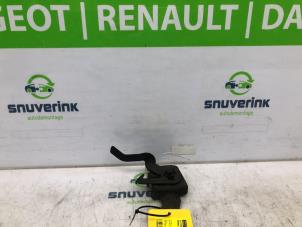 Used Bonnet lock mechanism Renault Twingo II (CN) 1.2 16V Price on request offered by Snuverink Autodemontage