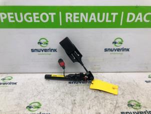 Used Front seatbelt buckle, right Renault Twingo II (CN) 1.2 16V Price € 150,00 Margin scheme offered by Snuverink Autodemontage