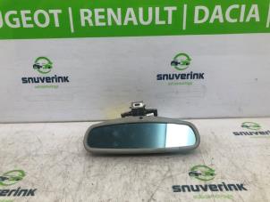 Usados Retrovisor interior Renault Megane II CC (EM) 1.6 16V Precio € 30,00 Norma de margen ofrecido por Snuverink Autodemontage