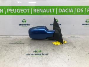 Usagé Rétroviseur extérieur droit Renault Megane II CC (EM) 1.6 16V Prix € 90,00 Règlement à la marge proposé par Snuverink Autodemontage