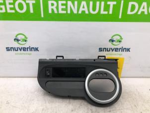 Used Instrument panel Renault Twingo II (CN) 1.2 16V Price € 75,00 Margin scheme offered by Snuverink Autodemontage