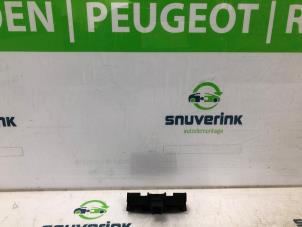 Used Tailgate switch Peugeot 307 Break (3E) 1.6 16V Price on request offered by Snuverink Autodemontage