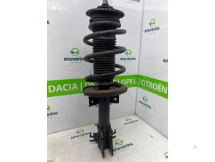 Used Front shock absorber rod, left Renault Master IV (MA/MB/MC/MD/MH/MF/MG/MH) 2.3 dCi 150 16V Price € 151,25 Inclusive VAT offered by Snuverink Autodemontage