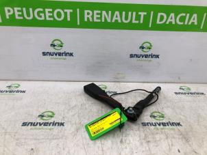 Used Front seatbelt buckle, right Opel Corsa D 1.3 CDTi 16V ecoFLEX Price € 50,00 Margin scheme offered by Snuverink Autodemontage