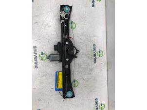 Used Window mechanism 2-door, front right Peugeot Bipper (AA) 1.4 HDi Price € 40,00 Margin scheme offered by Snuverink Autodemontage