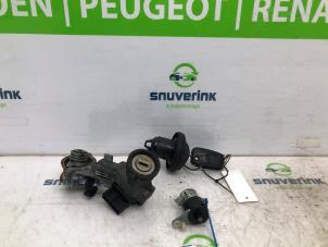 Usagé Kit serrure Peugeot Bipper (AA) 1.4 HDi Prix sur demande proposé par Snuverink Autodemontage
