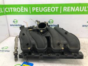 Używane Kolektor dolotowy Peugeot 307 SW (3H) 2.0 16V Cena na żądanie oferowane przez Snuverink Autodemontage