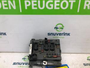 Usados Caja de fusibles Peugeot 307 SW (3H) 2.0 16V Precio € 100,00 Norma de margen ofrecido por Snuverink Autodemontage
