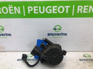 Usagé Pompe à air gaz d'échappement Peugeot 307 SW (3H) 2.0 16V Prix € 90,00 Règlement à la marge proposé par Snuverink Autodemontage