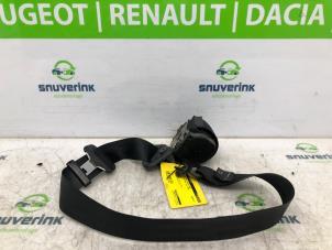 Gebrauchte Sicherheitsgurt rechts vorne Renault Master III (FD/HD) 2.5 dCi 120 FAP Preis auf Anfrage angeboten von Snuverink Autodemontage