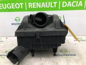Gebrauchte Luftfiltergehäuse Renault Master III (FD/HD) 2.5 dCi 120 FAP Preis auf Anfrage angeboten von Snuverink Autodemontage