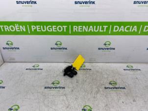 Gebrauchte Schließmechanik Heckklappe Renault Modus/Grand Modus (JP) 1.2 16V TCE 100 Preis € 40,00 Margenregelung angeboten von Snuverink Autodemontage