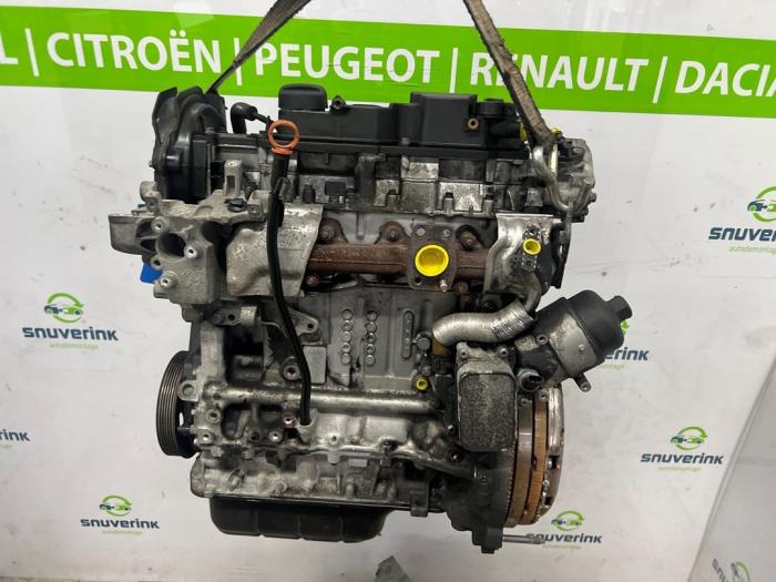 Motor van een Peugeot 308 (L3/L8/LB/LH/LP) 1.6 BlueHDi 120 2014