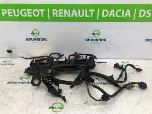 Used Wiring harness Renault Master III (FD/HD) 2.5 dCi 120 FAP Price € 121,00 Inclusive VAT offered by Snuverink Autodemontage