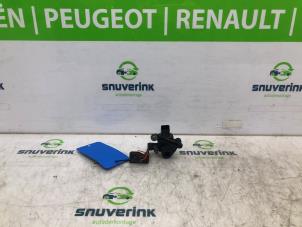 Used Xenon height adjustment Peugeot 308 (L3/L8/LB/LH/LP) 1.6 BlueHDi 120 Price € 30,00 Margin scheme offered by Snuverink Autodemontage