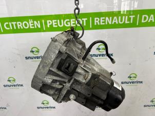 Usados Caja de cambios Renault Twingo II (CN) 1.2 16V Precio € 270,00 Norma de margen ofrecido por Snuverink Autodemontage