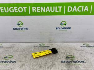 Gebrauchte Schalter Renault Laguna III (BT) 2.0 dCiF 16V 150 Preis auf Anfrage angeboten von Snuverink Autodemontage