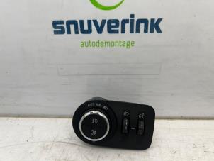 Used Light switch Opel Corsa F (UB/UH/UP) 1.2 12V 75 Price € 40,00 Margin scheme offered by Snuverink Autodemontage