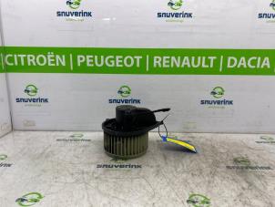 Usagé Moteur de ventilation chauffage Peugeot Boxer (244) 2.0 HDi Prix € 108,90 Prix TTC proposé par Snuverink Autodemontage