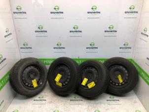 Gebrauchte Felgen Set + Reifen Renault Clio IV (5R) 0.9 Energy TCE 90 12V Preis € 225,00 Margenregelung angeboten von Snuverink Autodemontage
