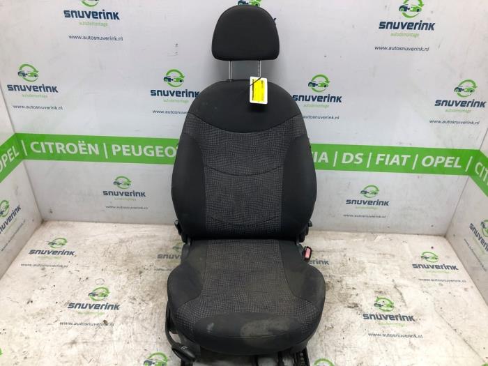 Seat, right from a MINI Mini One/Cooper (R50) 1.6 16V Cooper 2002