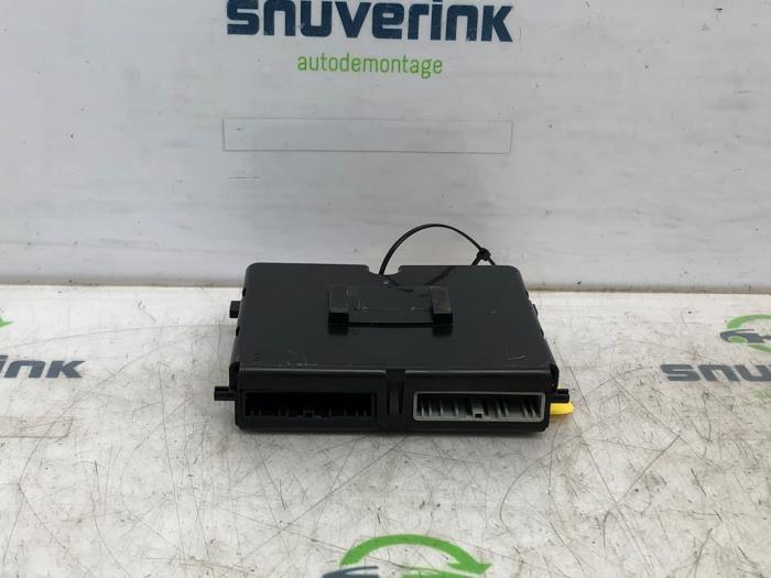 Begagnade Klimatmodul Renault Clio IV (5R) 0.9 Energy TCE 90 12V Pris € 31,50 Marginaltabell erbjuds av Snuverink Autodemontage