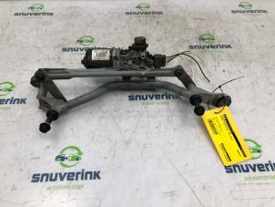 Used Front wiper motor Renault Clio IV (5R) 0.9 Energy TCE 90 12V Price € 140,00 Margin scheme offered by Snuverink Autodemontage