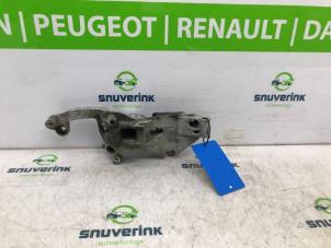 Usagé Support moteur Peugeot 2008 (CU) 1.2 12V e-THP PureTech 110 Prix € 45,00 Règlement à la marge proposé par Snuverink Autodemontage