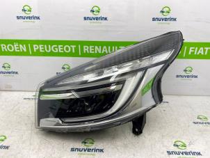 Używane Reflektor lewy Renault Trafic (1FL/2FL/3FL/4FL) 2.0 dCi 16V 120 Cena na żądanie oferowane przez Snuverink Autodemontage