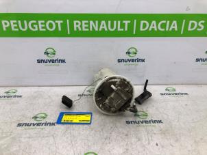 Usados Bomba eléctrica de combustible Peugeot Partner Tepee (7A/B/C/D/E/F/G/J/P/S) 1.6 16V Phase 1 Precio € 65,00 Norma de margen ofrecido por Snuverink Autodemontage