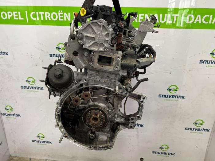 Motor de un Peugeot 308 SW (L4/L9/LC/LJ/LR) 1.6 BlueHDi 120 2015