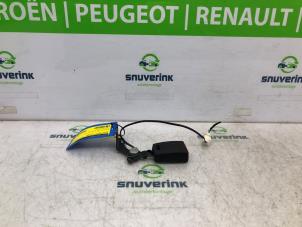 Used Rear seatbelt buckle, left Peugeot 308 SW (L4/L9/LC/LJ/LR) 1.6 BlueHDi 120 Price on request offered by Snuverink Autodemontage