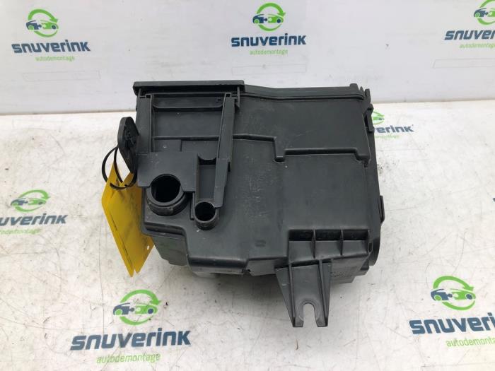 Fuse box from a Renault Trafic (1FL/2FL/3FL/4FL) 2.0 dCi 16V 120 2019