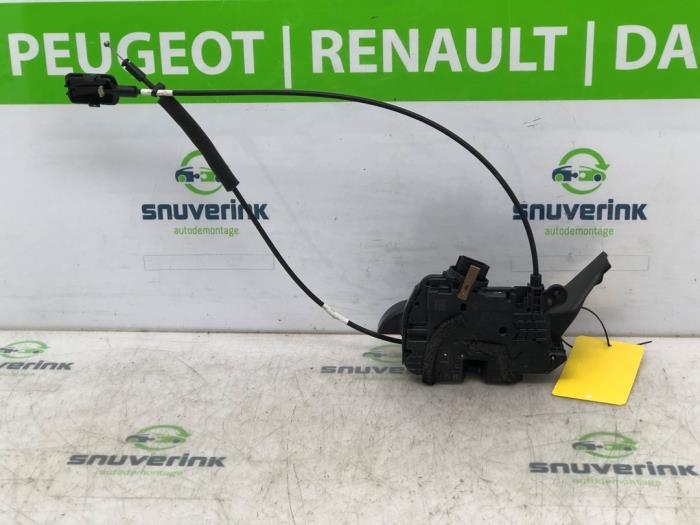 Door lock mechanism 2-door, left from a Renault Trafic (1FL/2FL/3FL/4FL) 2.0 dCi 16V 120 2019