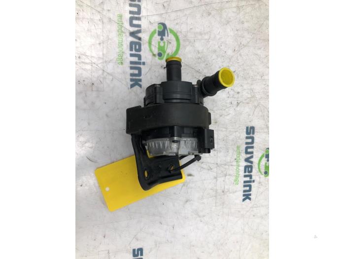 Begagnade Vattenpump Renault Trafic (1FL/2FL/3FL/4FL) 2.0 dCi 16V 120 Pris € 226,27 Inklusive moms erbjuds av Snuverink Autodemontage