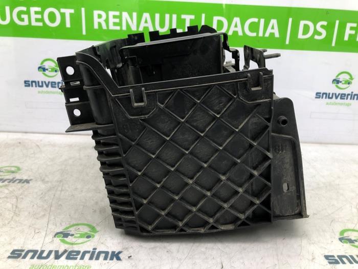 Battery box from a Renault Trafic (1FL/2FL/3FL/4FL) 2.0 dCi 16V 120 2019